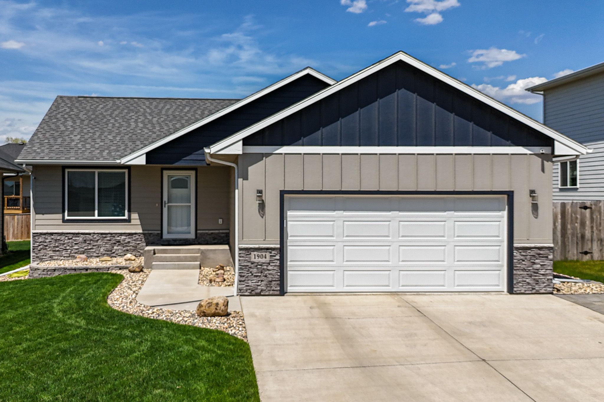 1904 E 70th St N, Sioux Falls, SD, Image 0